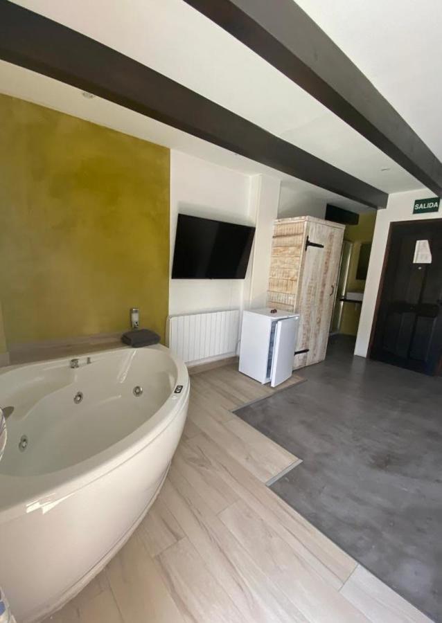 Boi Romanic Suites Barruera Exterior photo